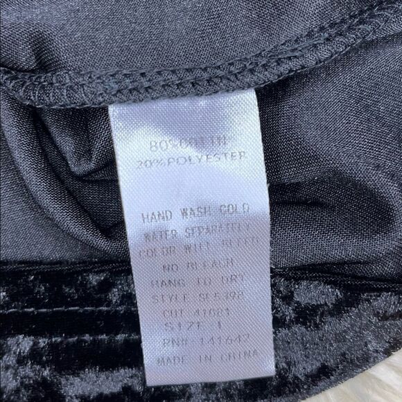 She+Sky Velour off the shoulder embroidered floral dress sz Large - Picture 5 of 6